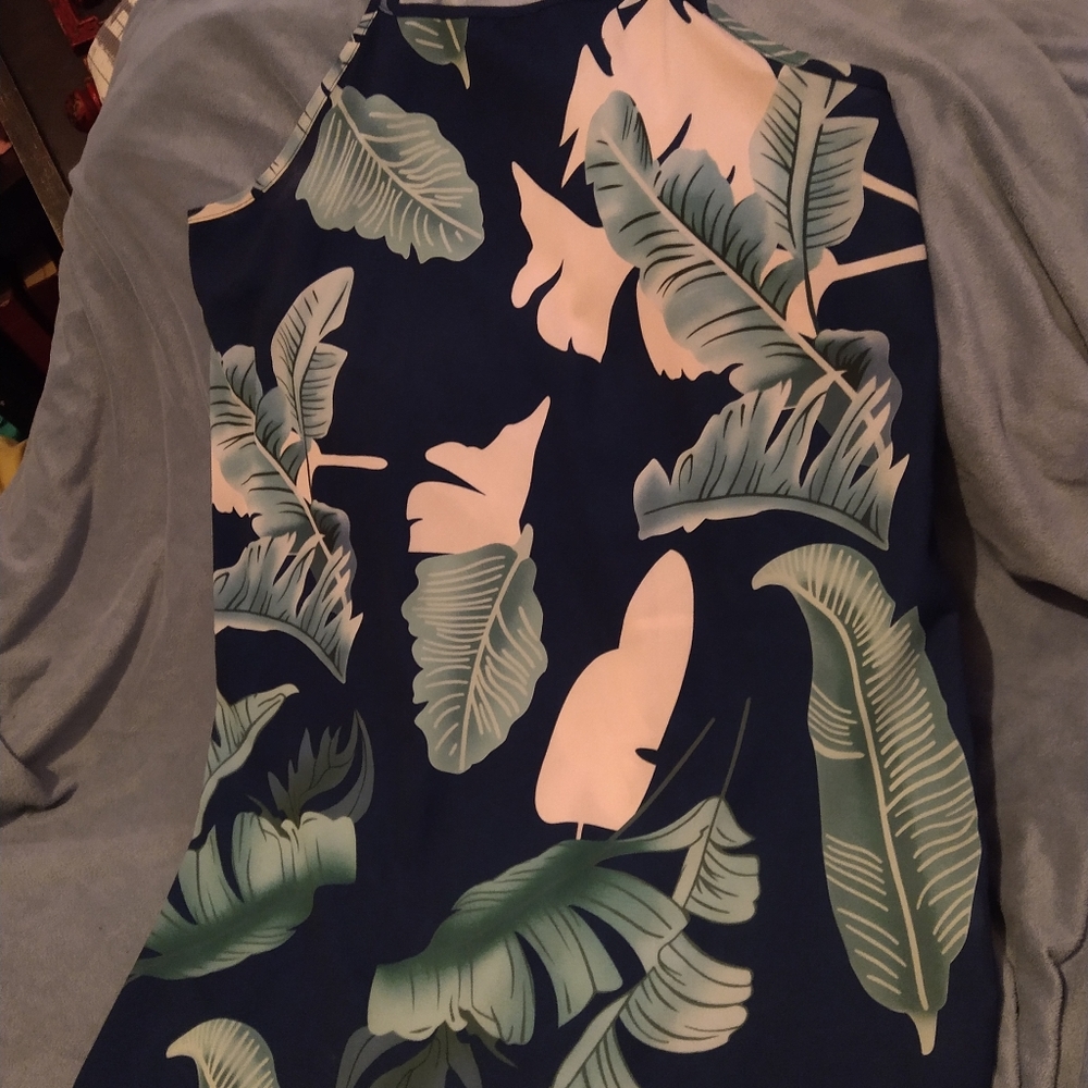 Clothes - Picture 4 of 16